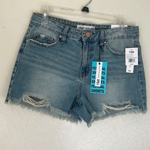 YMI HIGH RISE FIT BUTTON FLY SHORTS SIZE 7